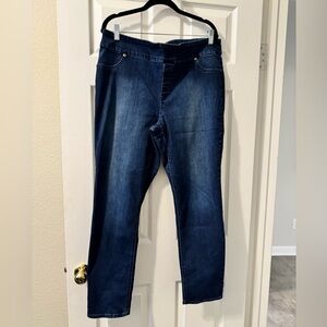 Women’s Chico’s pull on jeans size 2.5